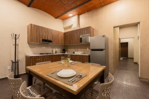 Kitchen & Dining Area