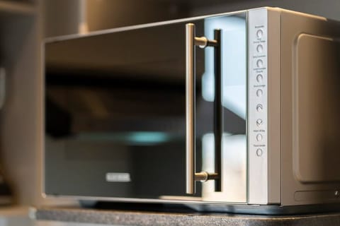 Complete kitchen/dinning area