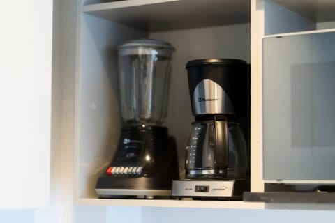 Complete kitchen/dinning area