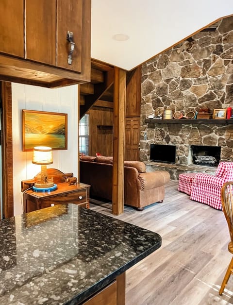 Enjoy rustic spacious cabin! Downstairs living area with full kitchen. 