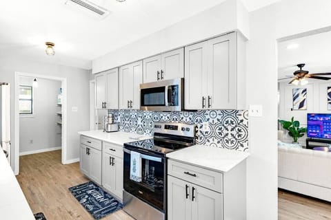 6aed7360 9784 46c6 9325 6e73e2cb8f18