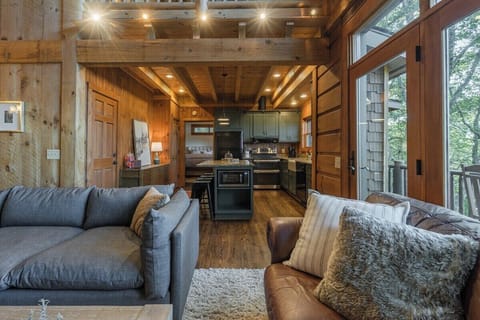 Living and savoring, where homey vibes meet culinary delights.