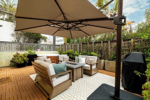 Outdoor patio (seating, firepit, BBQ, hot tub)