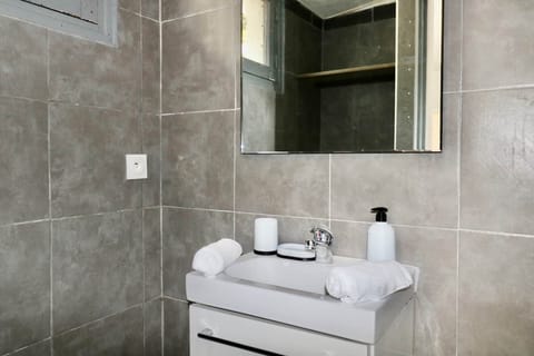 Gites Terra di a Bravona - Appartement Elia Salle de Bain