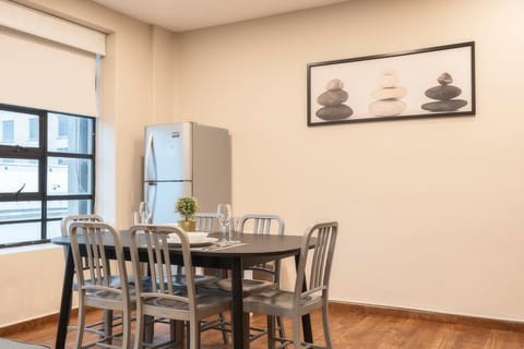 Kitchen & Dining Area