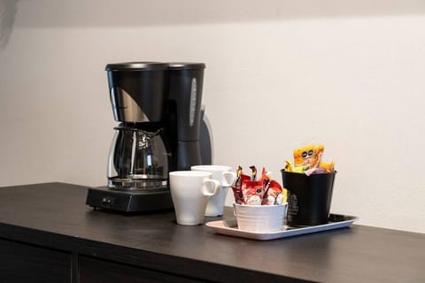Kitchen & Dining Area