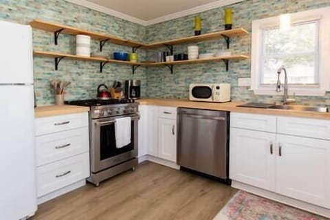 989ea2a3 ffee 4528 9325 4ab02dba8a30