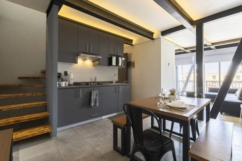Kitchen & Dining Area