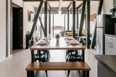 Dinning area, living room, TV with streaming 