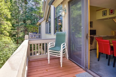 Balcony | Outdoor Seating