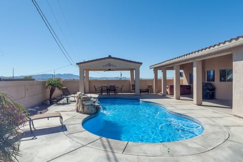Paradise Back Yard