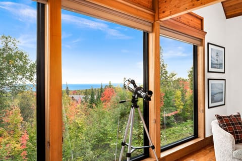  Telescope available for guests to check out the lake or the stars!