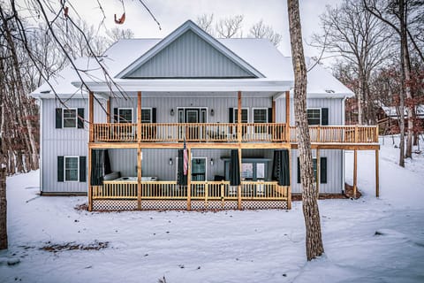 Embrace adventure at our sprawling mountain lodge in Massanutten Resort! 