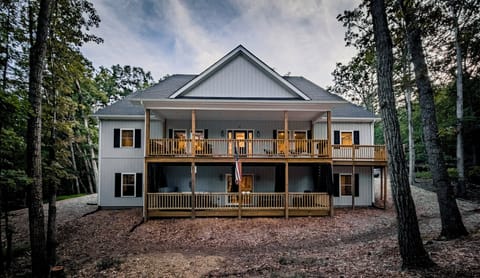 Embrace adventure at our sprawling mountain lodge in Massanutten Resort! 