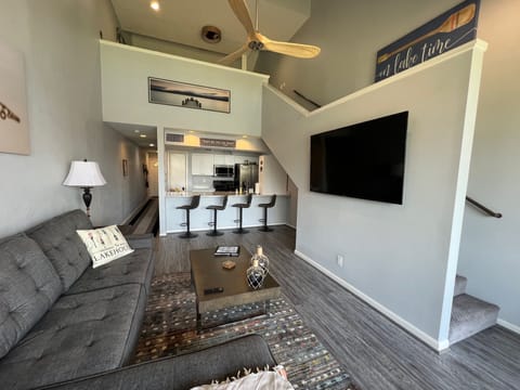 70' TV with Max, HBO, Disney + and Hulu included