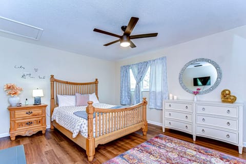 Welcome to the Love Shack Apartment! A sweet one bedroom designed especially for couples or solo travelers.