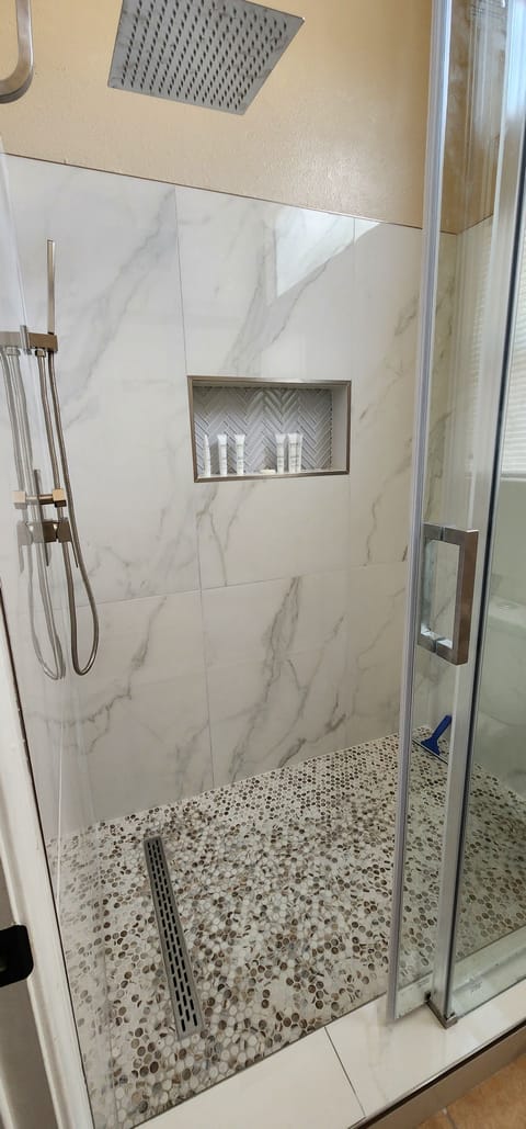 This photo can't describe the newly renovated luxury sized shower! 