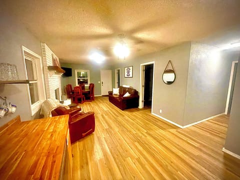 View from the kitchen towards rhe fromt door.