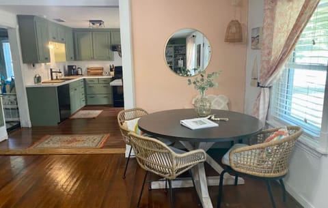 Comfortable dining table perfect for games (4 chairs & bench)