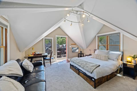 003 DahlCottage