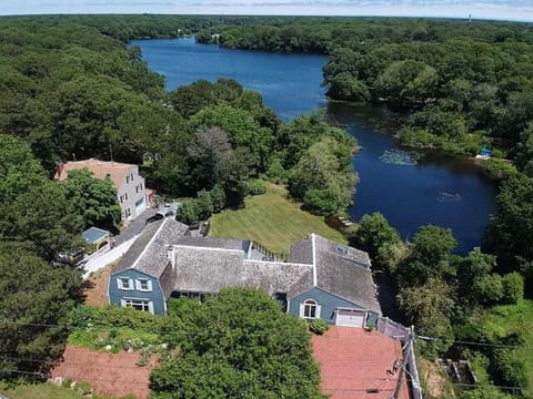 Beautiful 5 bedroom 4.5 bath home sleeps 15 with direct access to long pond