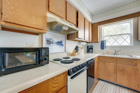 Kitchen | 1st Floor | Dishwasher | Coffee Maker | Cooking Basics