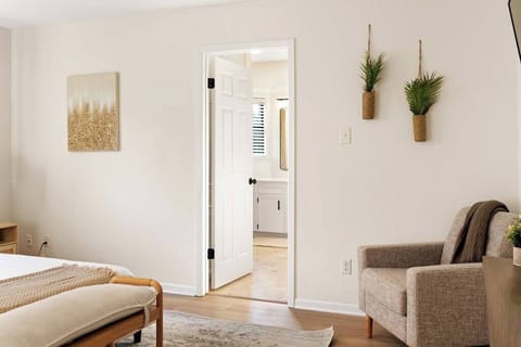 We offer a great ambience of bedroom with an airy, fresh and beautifully decorated. The rooms are clean and comfortable to ensure that our guests can relax in comfort during their stay.