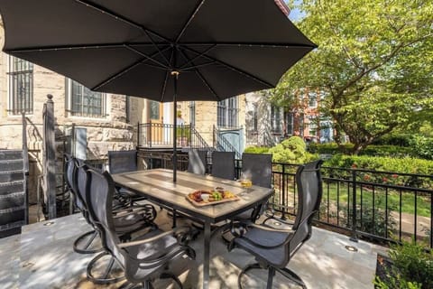 The ultimate outdoor entertaining space with seats for 8 guests