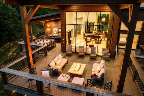 Spacious deck space to enjoy the stunning view!
