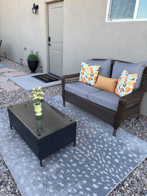 Private entrance,Courtyard seating, enjoy Utah’s beauty  from your front door.