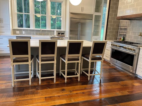 Large island looks out onto back yard