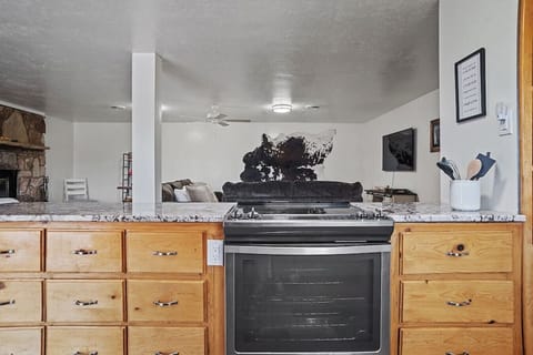 Enjoy your morning coffee at the breakfast bar before setting off on your daily adventures.!