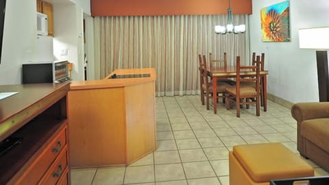 LAR_3_Room_Gallery_1_2