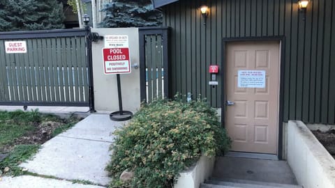 Entrance to Hot Tub and Pool - Pool only open in Summer
