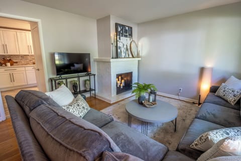 Main Level | Living Room