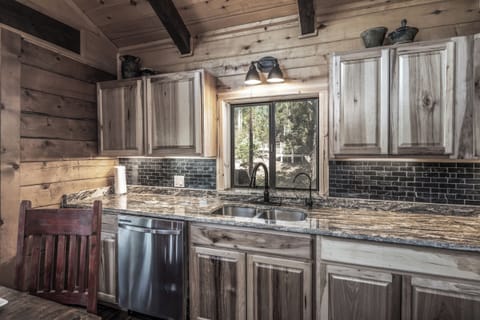 ba97e108-9fde-497e-bdfe-7c9d4cd3af24