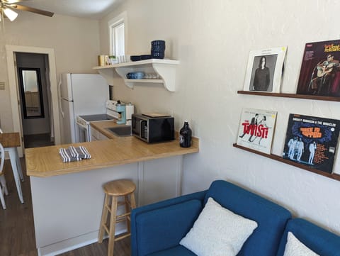 f23bb683-00c2-452b-80b4-93568db60943