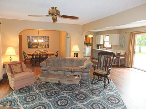 LIVING ROOM:  Another view of the cozy living room.
