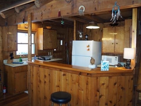 KITCHEN:  The home has a cute kitchen that has all appliances except for a dishwasher.