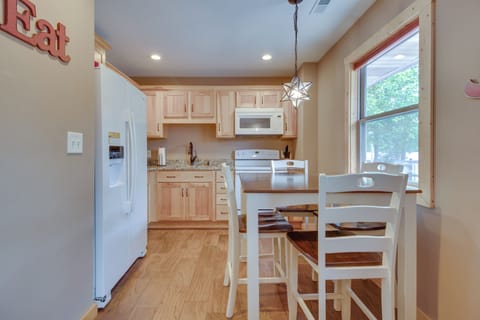 Kitchen | Crockpot | Drip & Keurig Coffee Makers | Toaster Oven