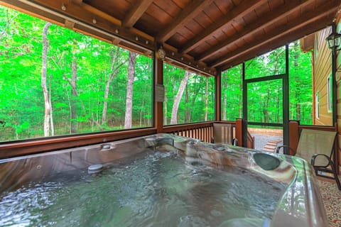 Indoor spa tub