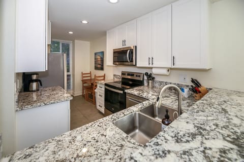 Fully stocked kitchen for all of your cooking needs