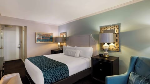 King bedroom Suite