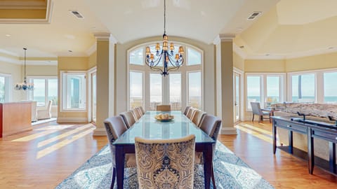 Oceanfront Formal Dining for Ten