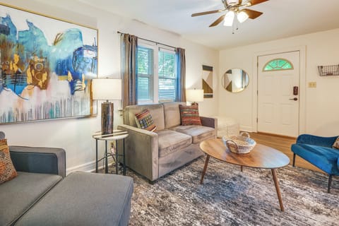 Springfield Vacation Rental | 2BR | 1BA | 762 Sq Ft | 3 Steps Required for Entry