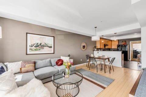 All brand new high end furnishings 