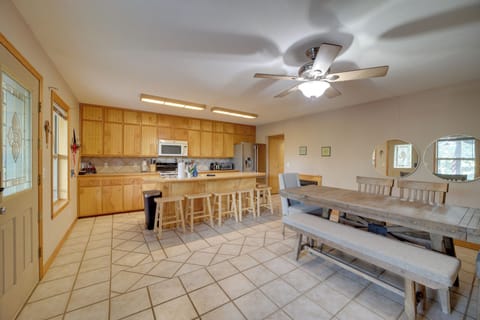 Kitchen | Desk Workspace