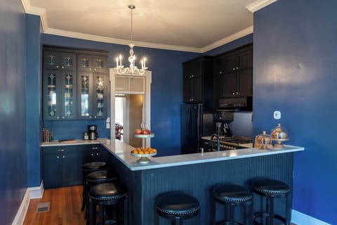 Kitchen | 6-Person Breakfast Bar | Fridge, Stove & Oven | Cooking Basics