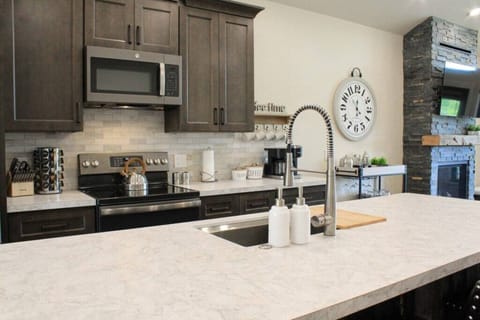 28538-183975-88E27OE47UM9xYBZaxwF6h--uWQoekGfypyBXdq9JCeE-678ec8fd87287