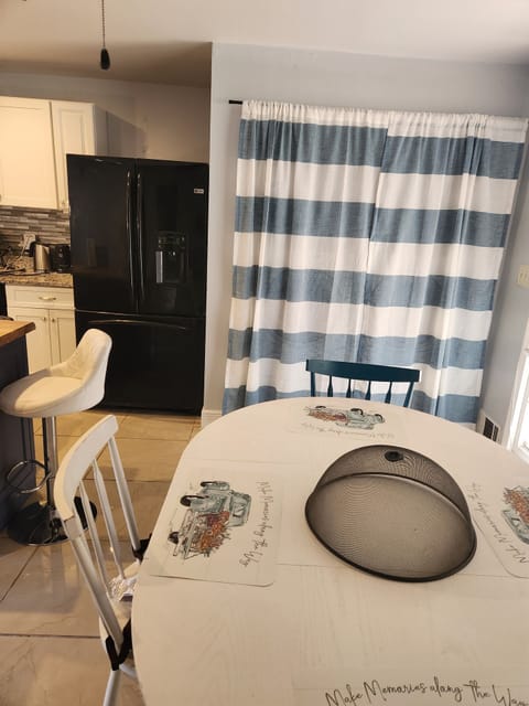 Kitchen, Breakfast area and Laundry room